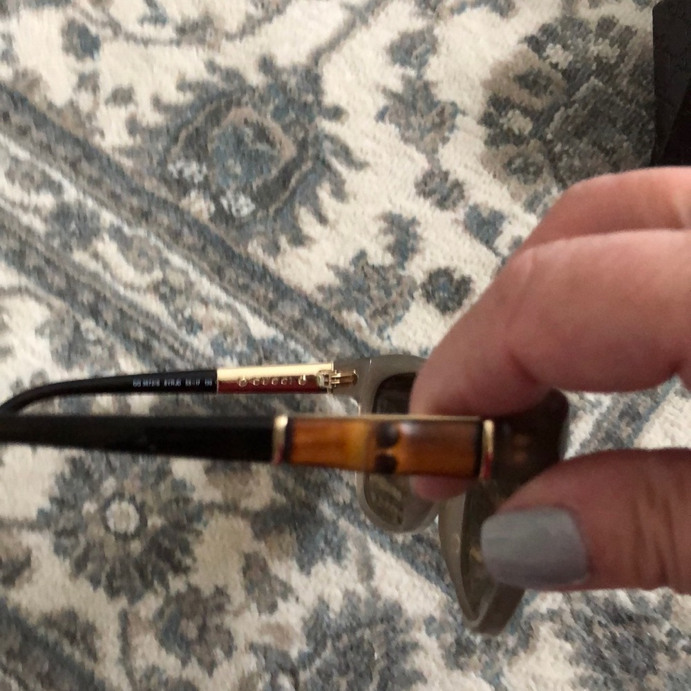 Authentic Gucci - Picture 4 of 10